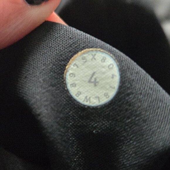 Lululemon On The Fly Skirt *21" - 4 - Picture 7 of 8